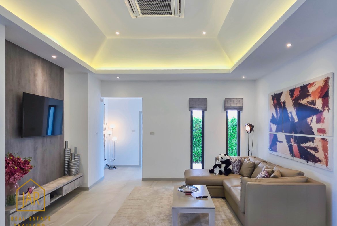 Luxury Pool Villa for sale at Hua-Hin Soi 112