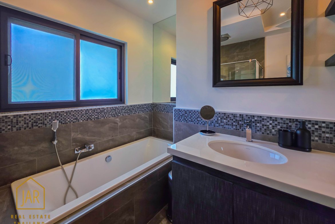 Luxury Pool Villa for sale at Hua-Hin Soi 112