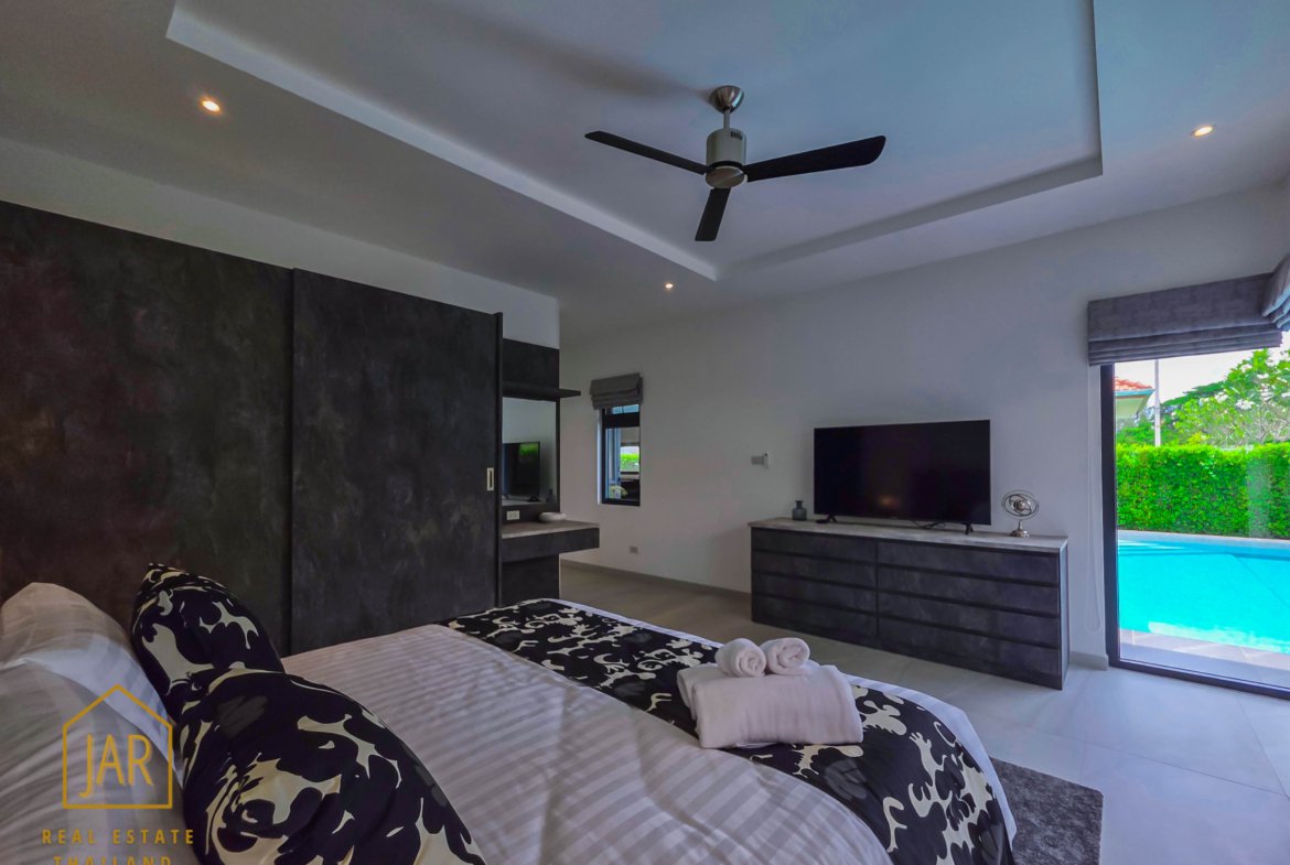 Luxury Pool Villa for sale at Hua-Hin Soi 112