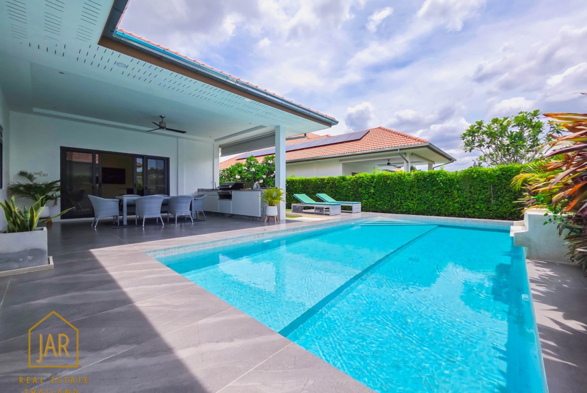 Luxury Pool Villa for sale at Hua-Hin Soi 112