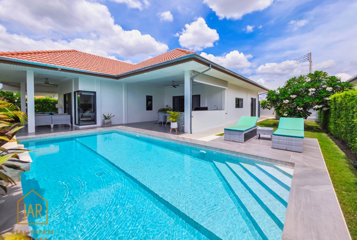 Luxury Pool Villa for sale at Hua-Hin Soi 112