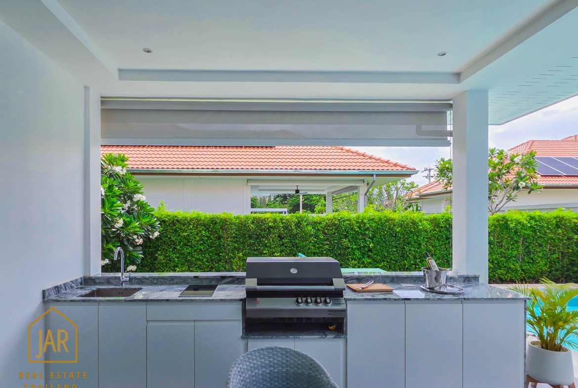 Luxury Pool Villa for sale at Hua-Hin Soi 112