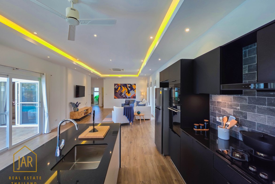 Luxury Pool Villa for sale at Hua Hin Soi 112