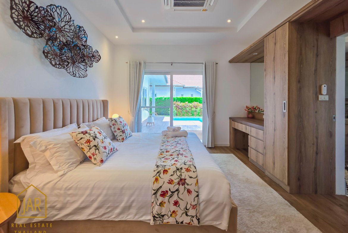 Luxury Pool Villa for sale at Hua Hin Soi 112