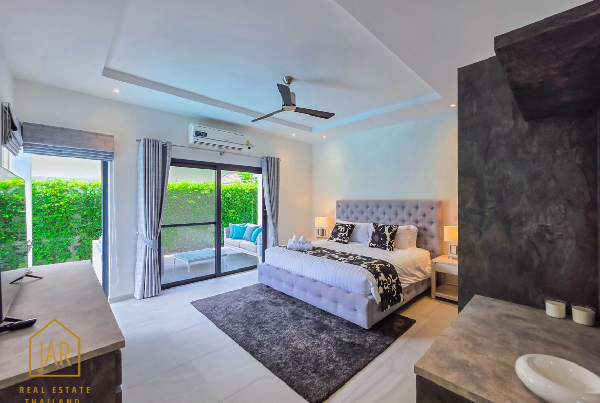 Luxury Pool Villa for sale at Hua-Hin Soi 112