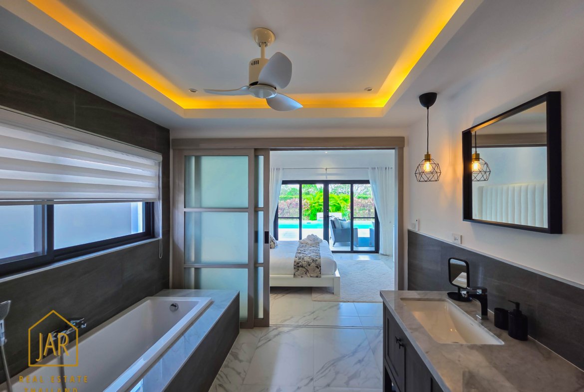 Luxury villa for sale at Hua Hin Soi 102