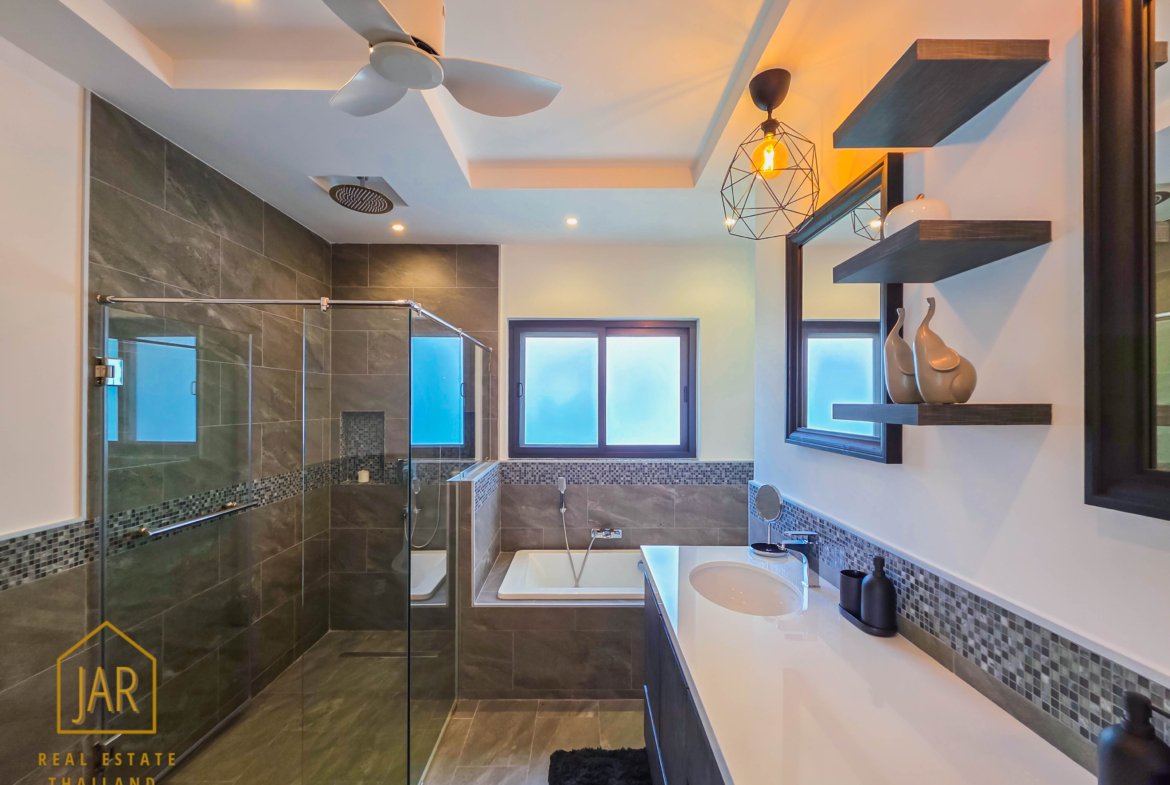 Luxury Pool Villa for sale at Hua-Hin Soi 112