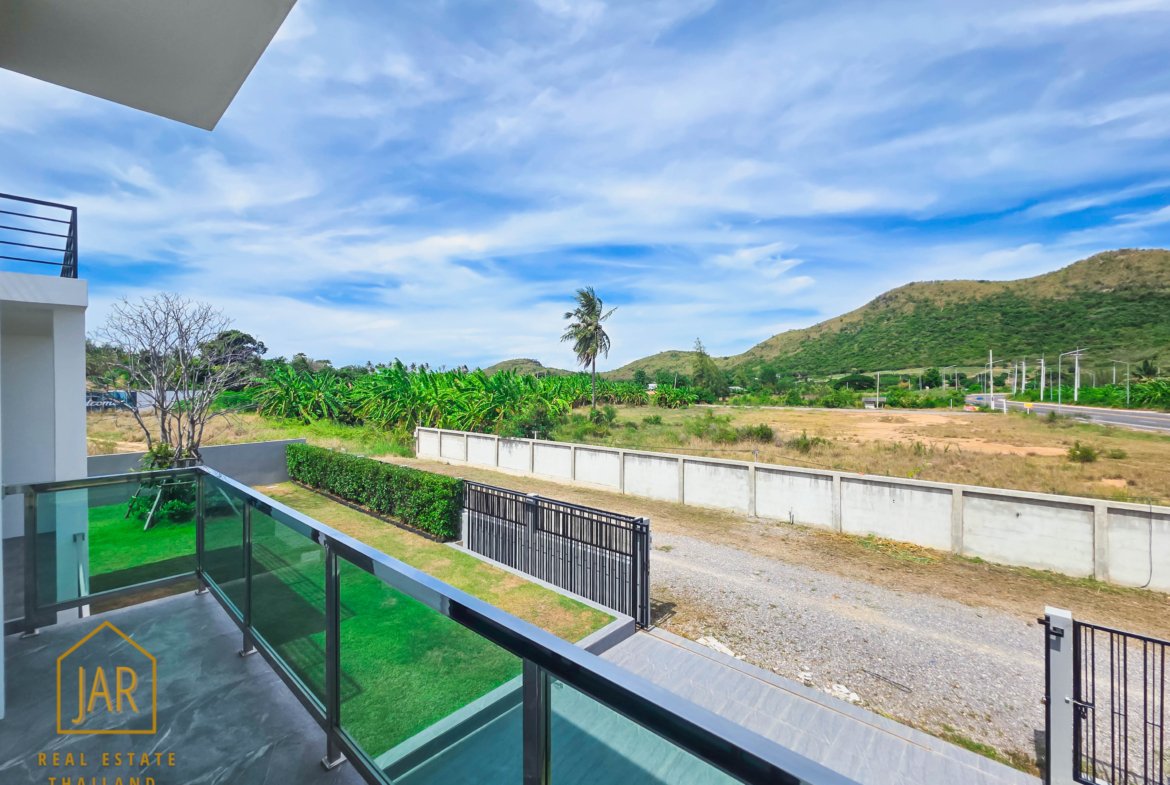 modern pool villa in Pranburi, near the beach Price 5.99 MB.