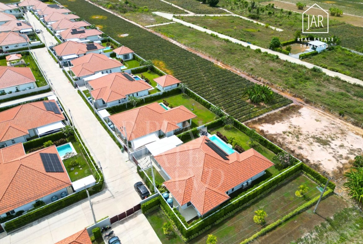 Luxury villa for sale at Hua Hin Soi 102