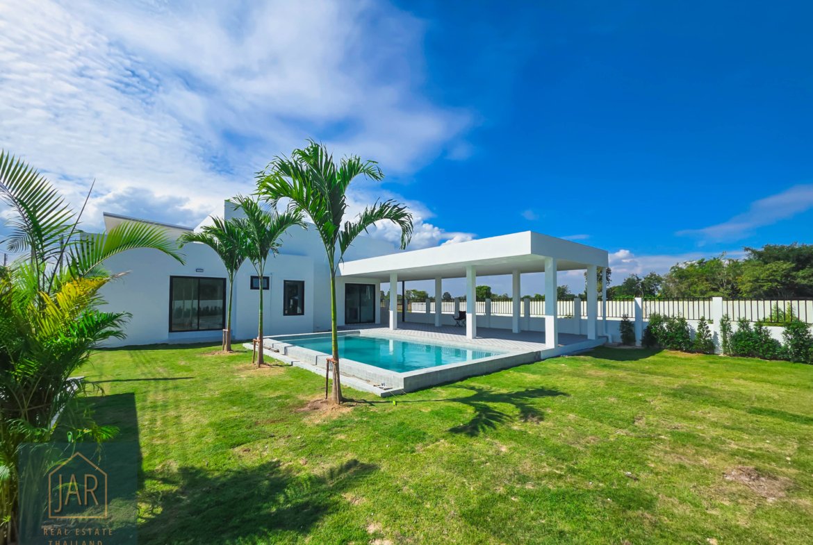 Living the Modern Dream : Hua-Hin Pool Villa