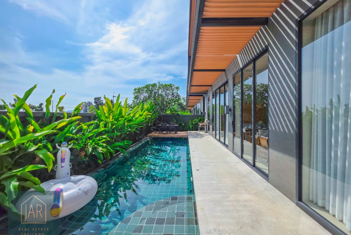 Phuket – Luxury Ocean Side Pool Villa at Chalong