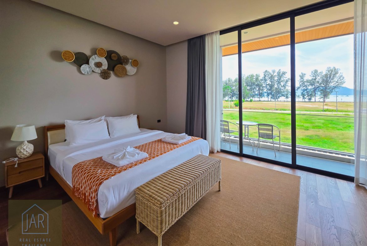 Phuket – Luxury Ocean Side Pool Villa at Chalong