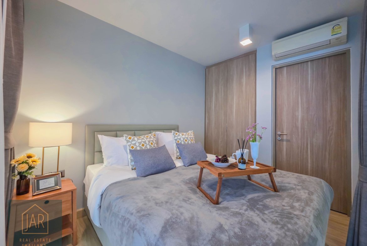 This cozy condo is just 100m from Khao Takiab Beach. Your dream coastal life starts here.”Price 3.29 MB.