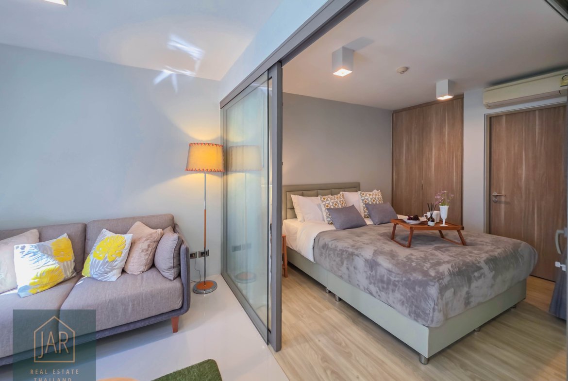 This cozy condo is just 100m from Khao Takiab Beach. Your dream coastal life starts here.”Price 3.29 MB.