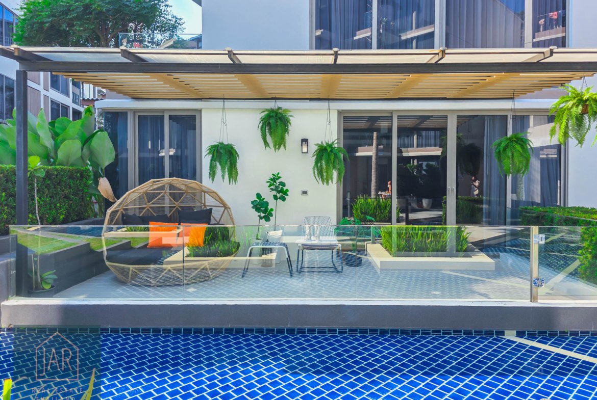 This cozy condo is just 100m from Khao Takiab Beach. Your dream coastal life starts here.”Price 3.29 MB.