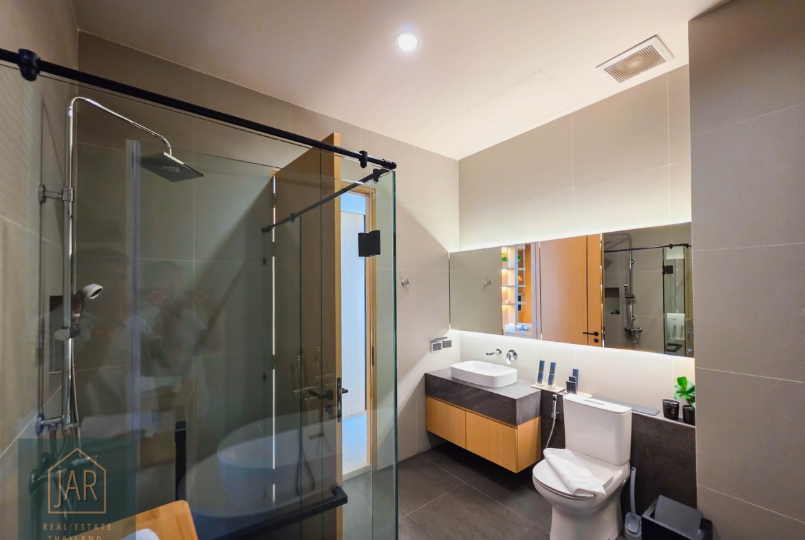Phuket – Luxury Ocean Side Pool Villa at Chalong