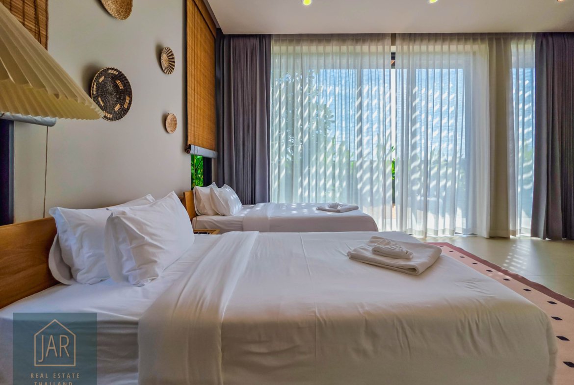 Phuket – Luxury Ocean Side Pool Villa at Chalong