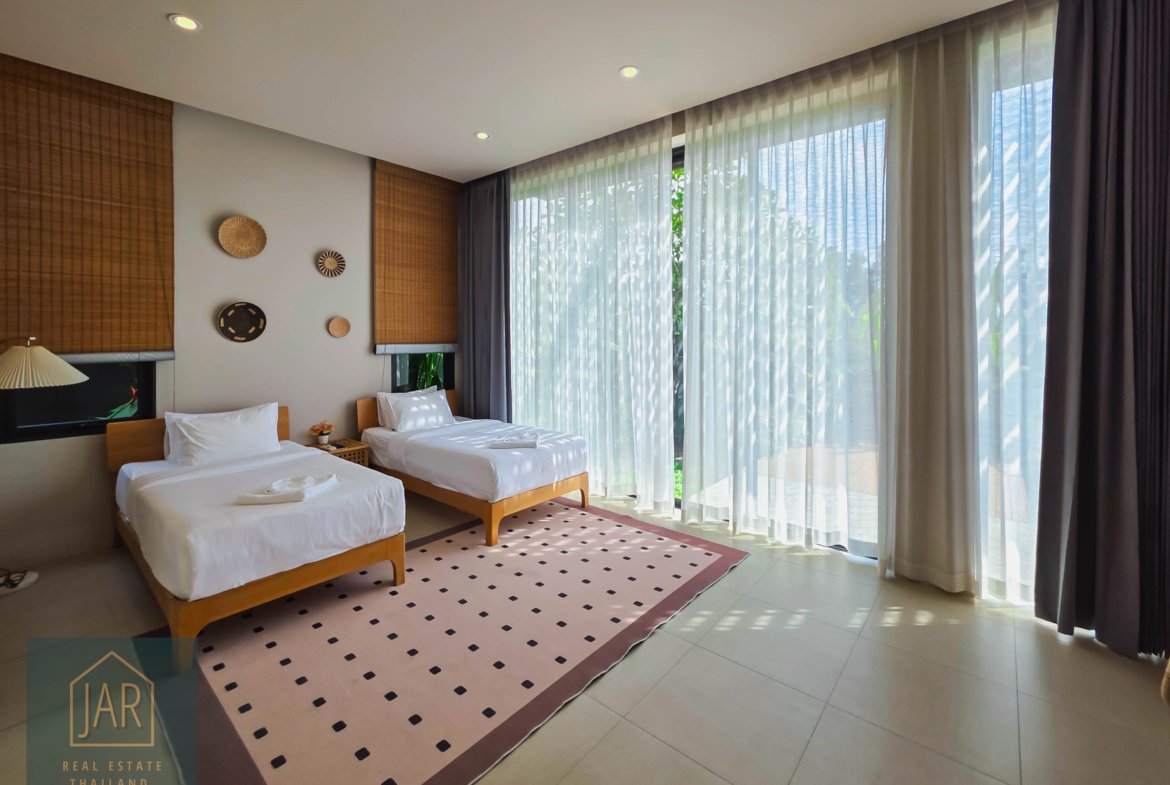Phuket – Luxury Ocean Side Pool Villa at Chalong