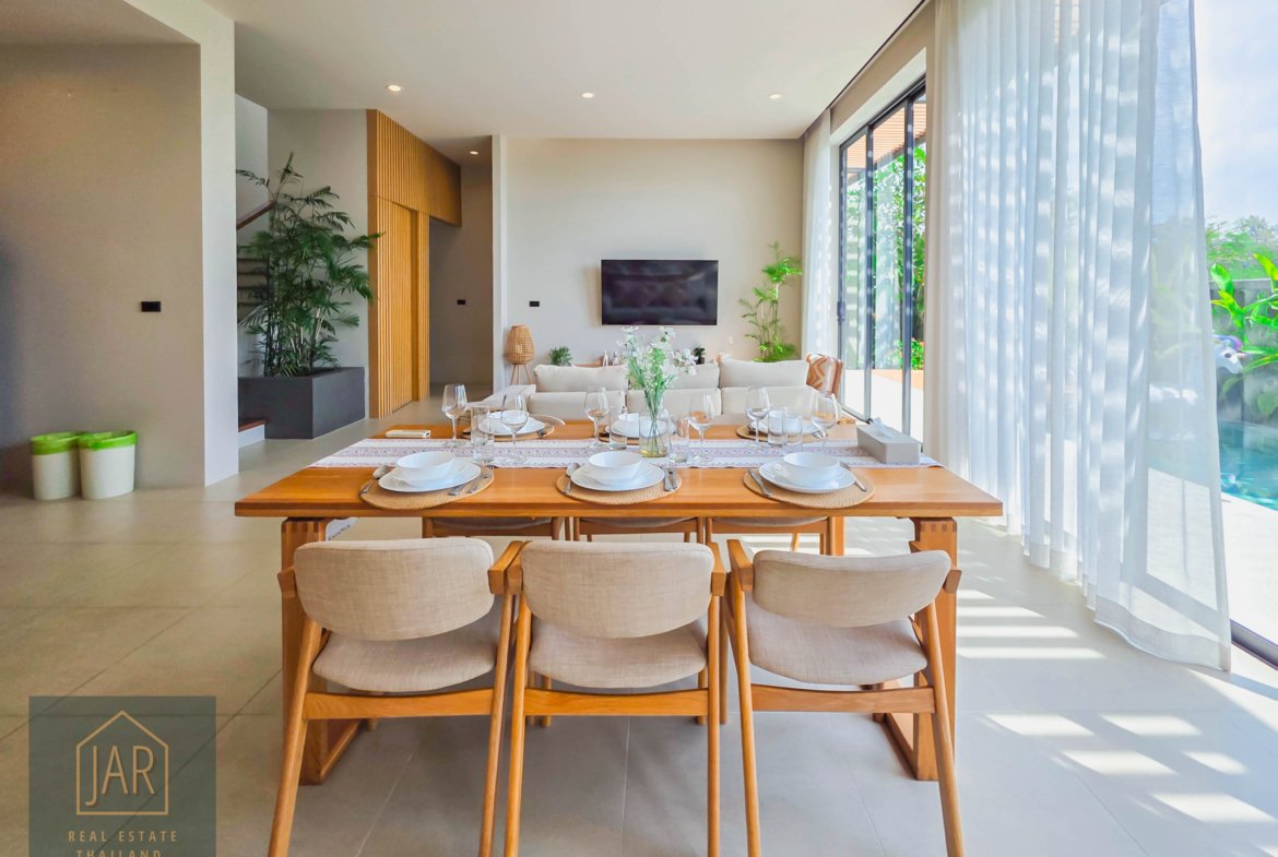 Phuket – Luxury Ocean Side Pool Villa at Chalong