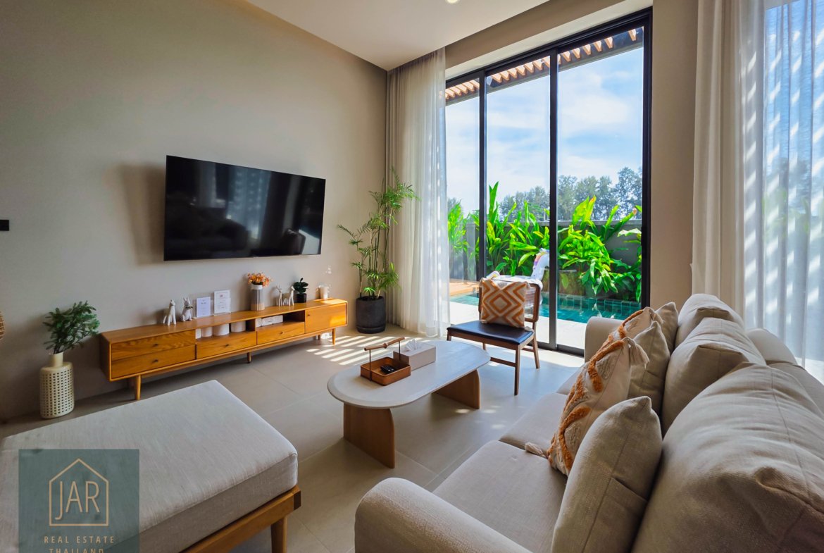 Phuket – Luxury Ocean Side Pool Villa at Chalong
