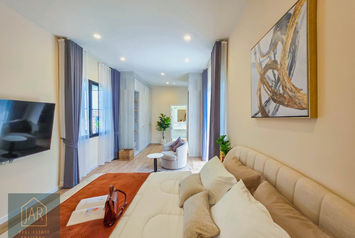 Phuket – Luxury quality single House. The Art of British Greenery Living at Chalong