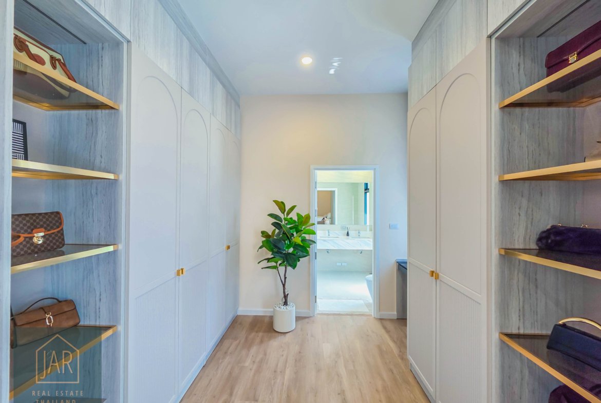 Phuket – Luxury quality single House. The Art of British Greenery Living at Chalong