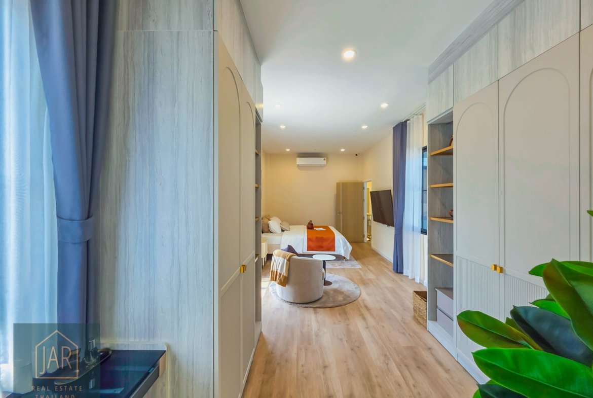Phuket – Luxury quality single House. The Art of British Greenery Living at Chalong