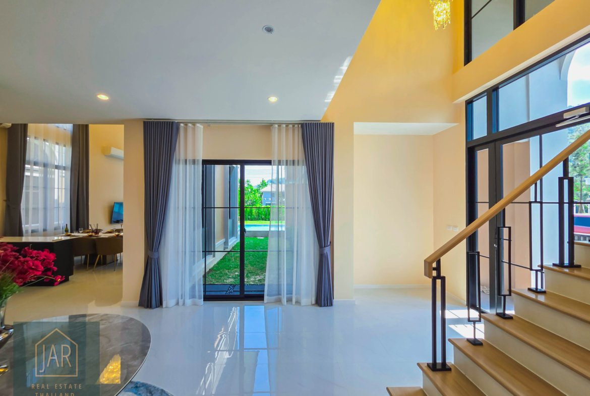 Phuket – Luxury quality single House. The Art of British Greenery Living at Chalong