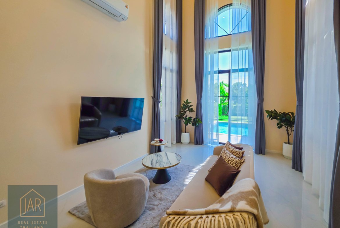 Phuket – Luxury quality single House. The Art of British Greenery Living at Chalong
