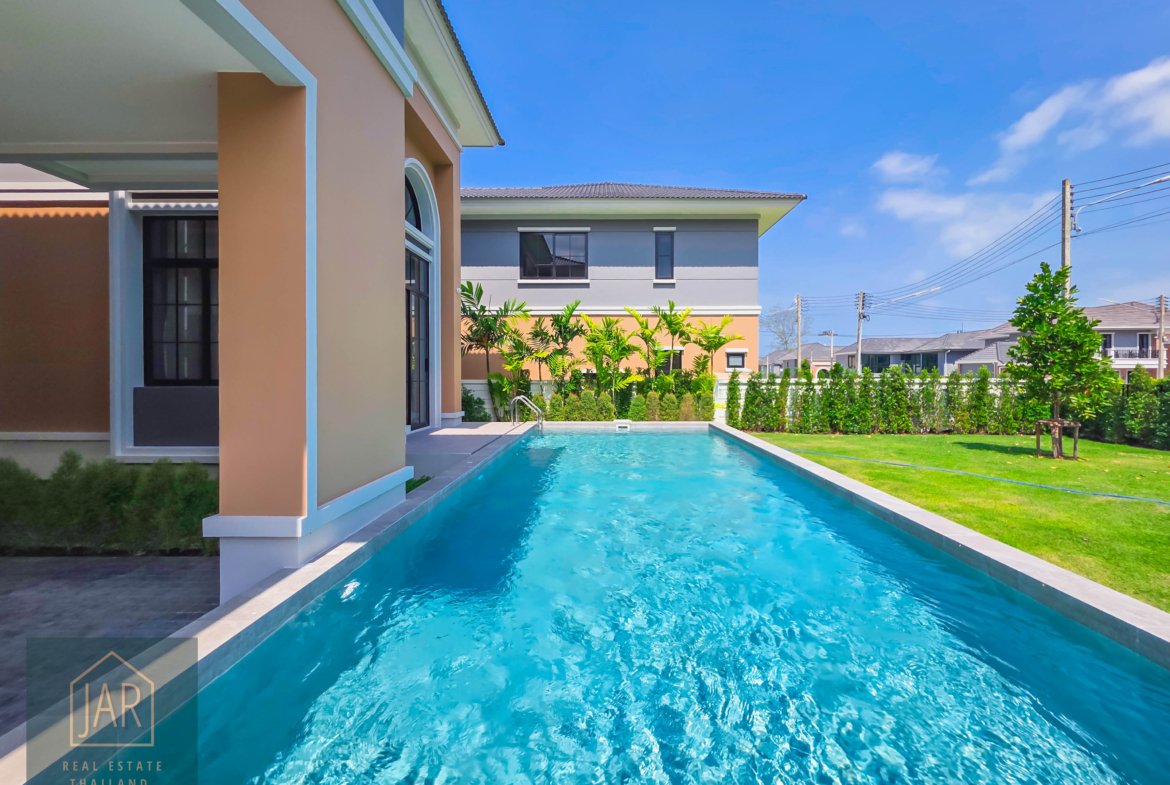 Phuket – Luxury quality single House. The Art of British Greenery Living at Chalong