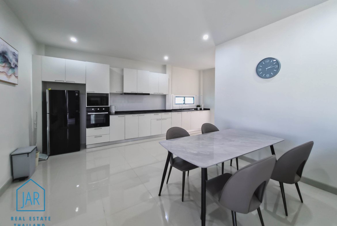 Ready for you to move in. Located in a prime spot in Hua Hin Soi 70, this home offers easy access to all the city’s attractions and amenities.