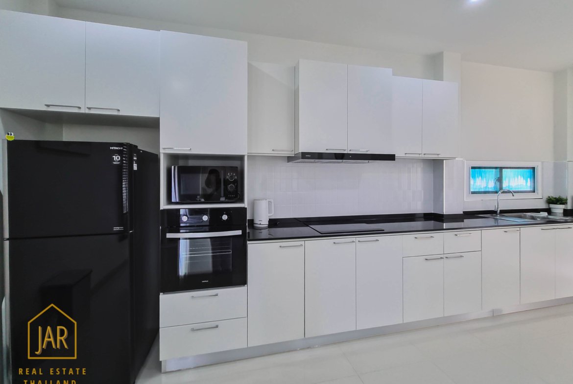 Ready for you to move in. Located in a prime spot in Hua Hin Soi 70, this home offers easy access to all the city’s attractions and amenities.