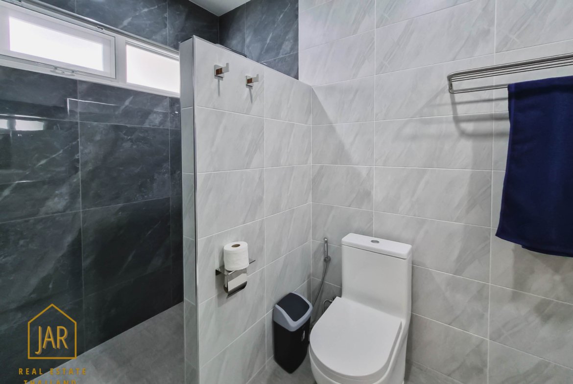 Ready for you to move in. Located in a prime spot in Hua Hin Soi 70, this home offers easy access to all the city’s attractions and amenities.