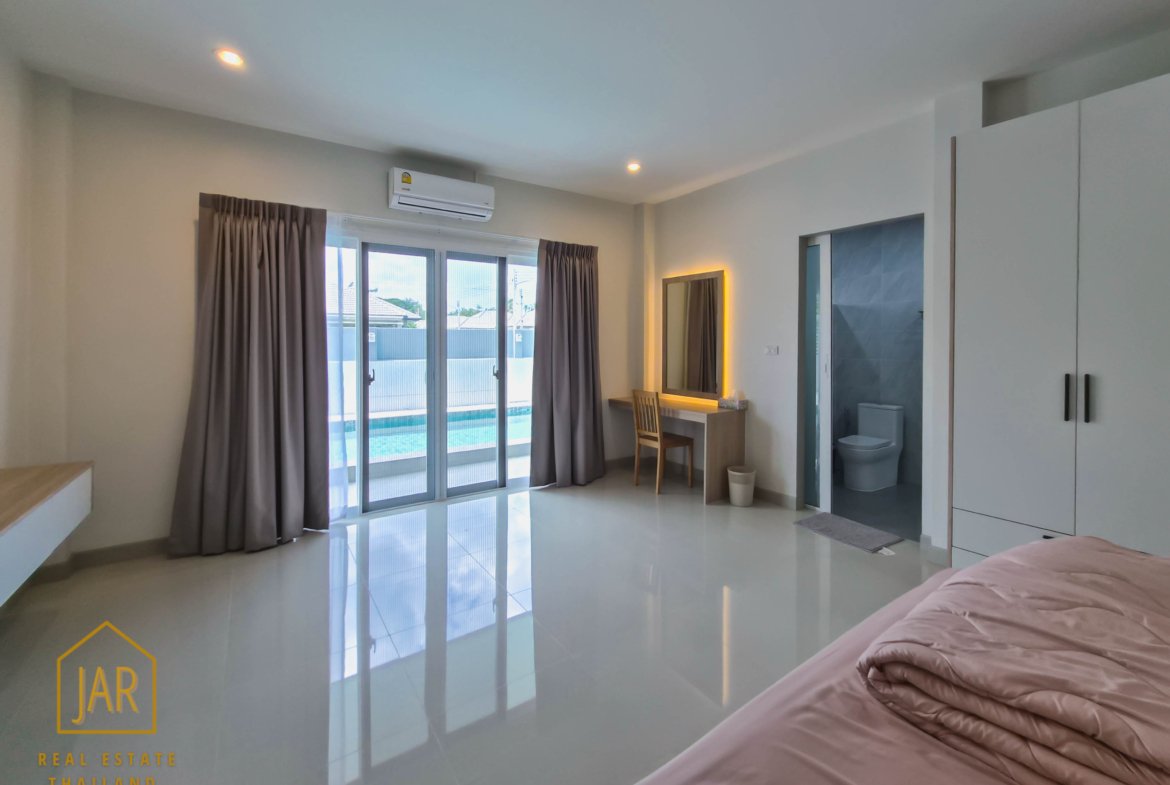 Ready for you to move in. Located in a prime spot in Hua Hin Soi 70, this home offers easy access to all the city’s attractions and amenities.