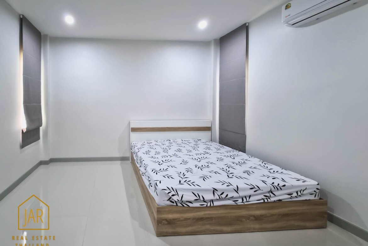 Ready for you to move in. Located in a prime spot in Hua Hin Soi 70, this home offers easy access to all the city’s attractions and amenities.