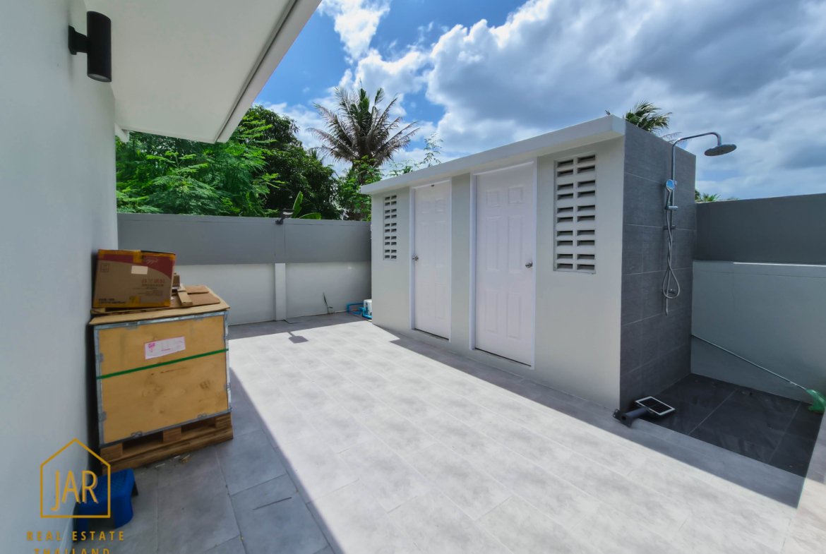 Ready for you to move in. Located in a prime spot in Hua Hin Soi 70, this home offers easy access to all the city’s attractions and amenities.