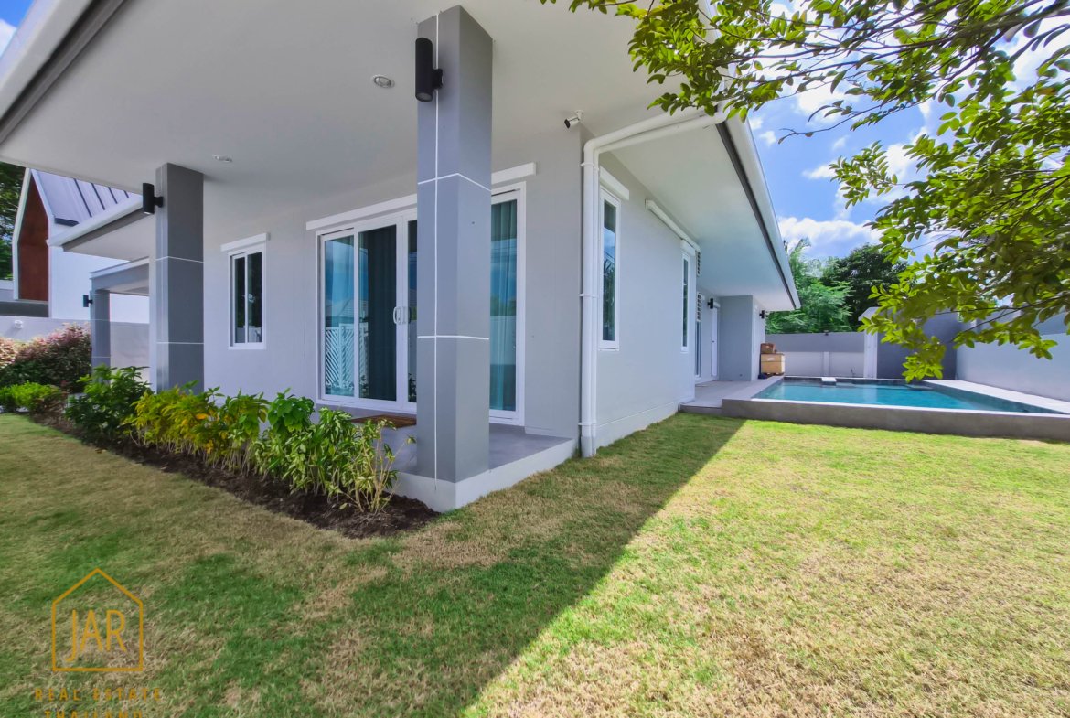 Ready for you to move in. Located in a prime spot in Hua Hin Soi 70, this home offers easy access to all the city’s attractions and amenities.