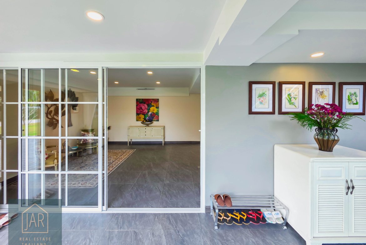 Grand Luxury Pool Villa in Hua Hin Soi 70 | Massive 4-Rai : 4 BR I 5 BA