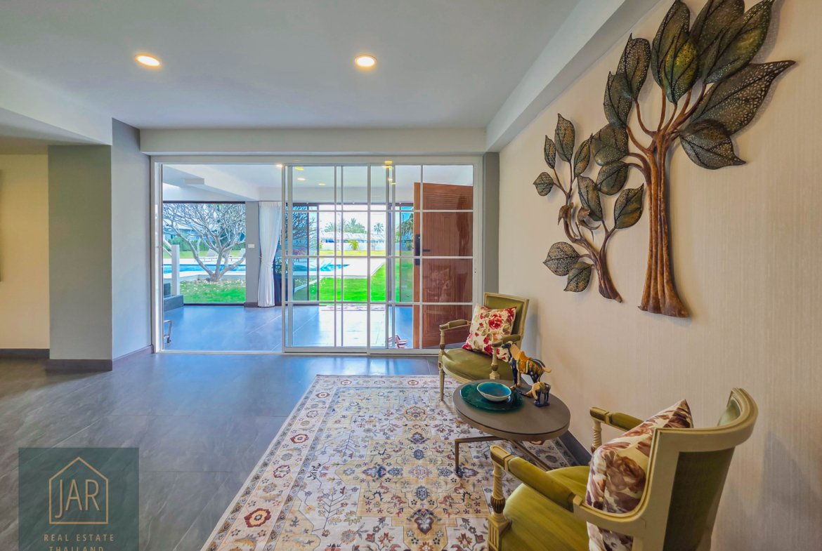 Grand Luxury Pool Villa in Hua Hin Soi 70 | Massive 4-Rai : 4 BR I 5 BA