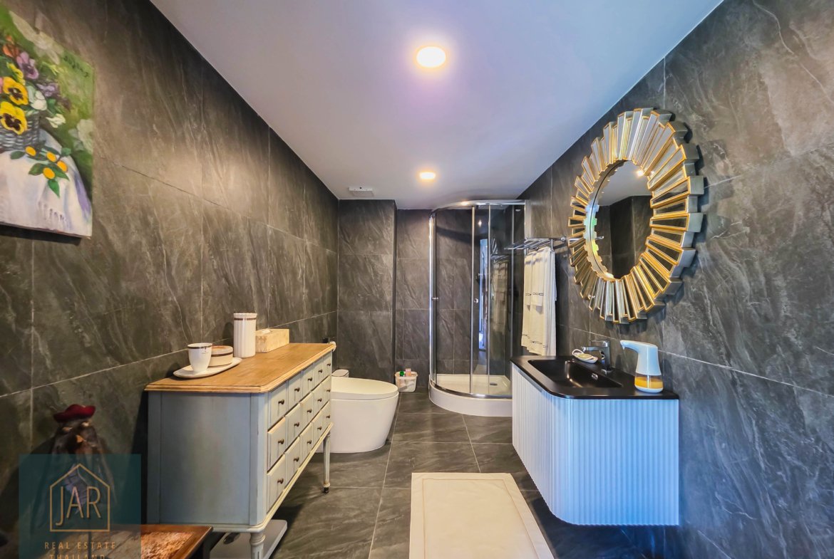 Grand Luxury Pool Villa in Hua Hin Soi 70 | Massive 4-Rai : 4 BR I 5 BA
