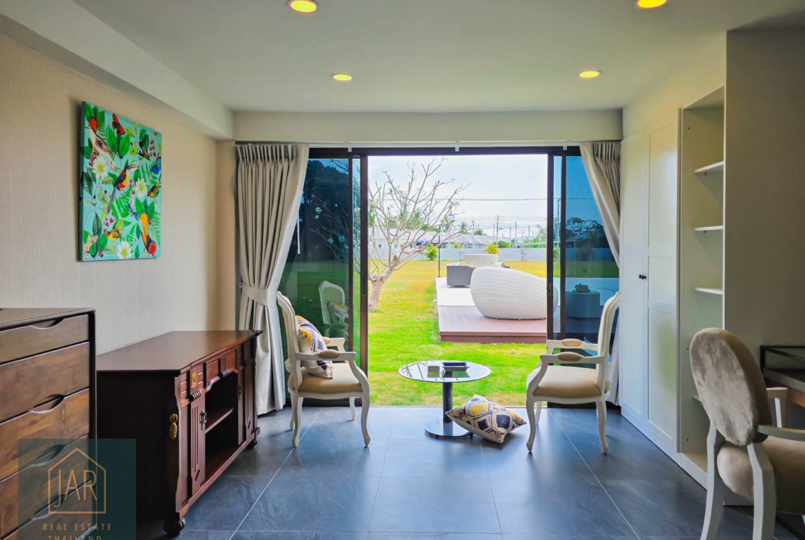 Grand Luxury Pool Villa in Hua Hin Soi 70 | Massive 4-Rai : 4 BR I 5 BA
