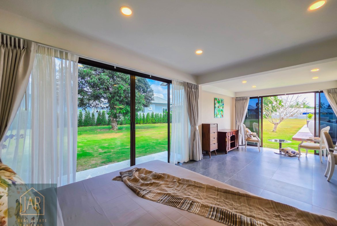 Grand Luxury Pool Villa in Hua Hin Soi 70 | Massive 4-Rai : 4 BR I 5 BA