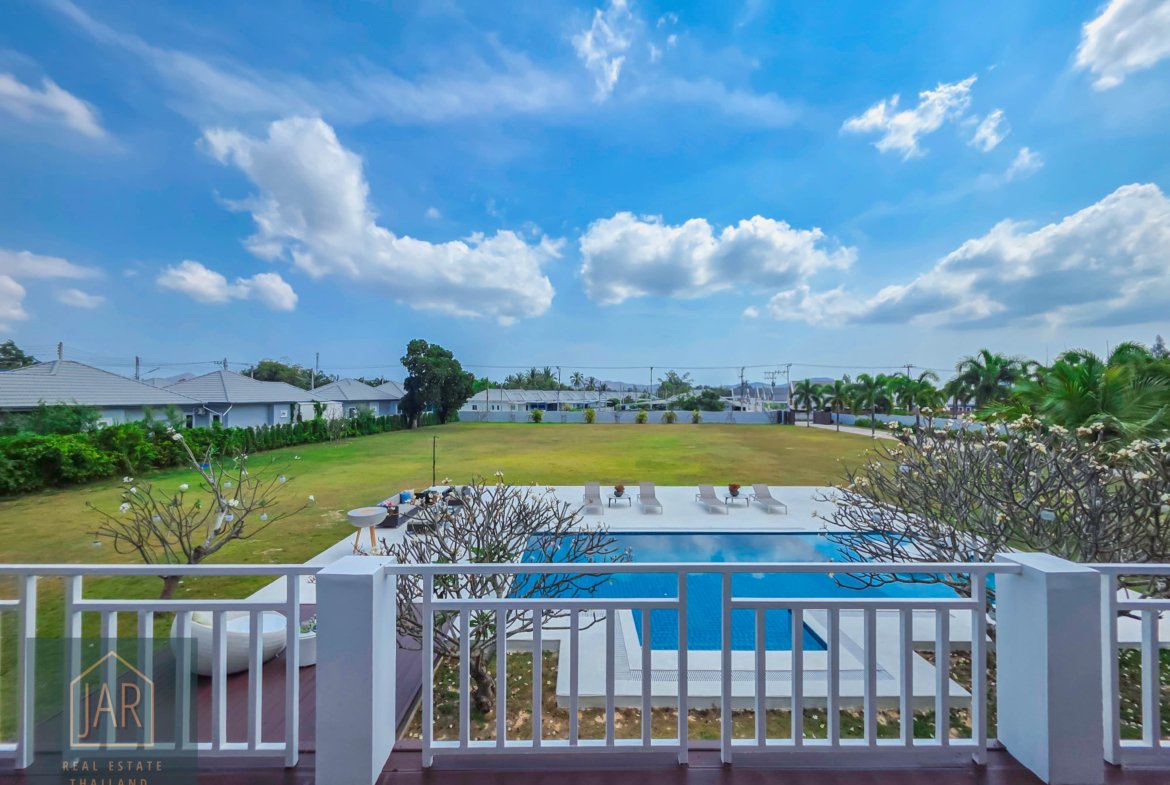 Grand Luxury Pool Villa in Hua Hin Soi 70 | Massive 4-Rai : 4 BR I 5 BA