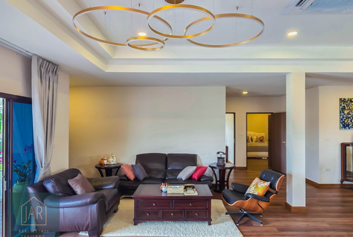 Grand Luxury Pool Villa in Hua Hin Soi 70 | Massive 4-Rai : 4 BR I 5 BA