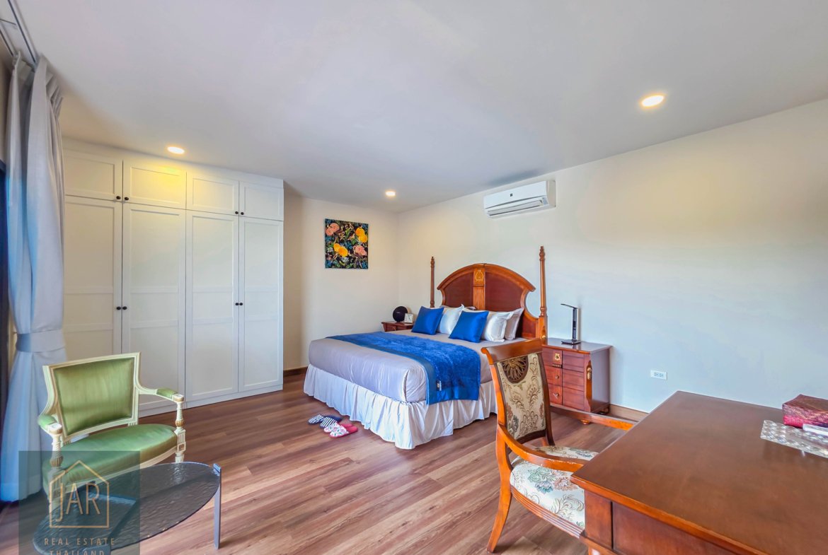 Grand Luxury Pool Villa in Hua Hin Soi 70 | Massive 4-Rai : 4 BR I 5 BA