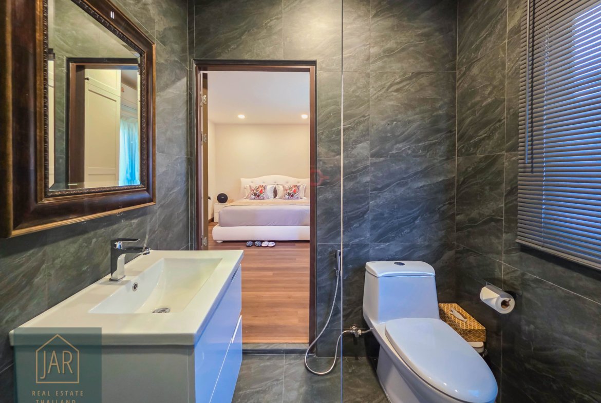 Grand Luxury Pool Villa in Hua Hin Soi 70 | Massive 4-Rai : 4 BR I 5 BA