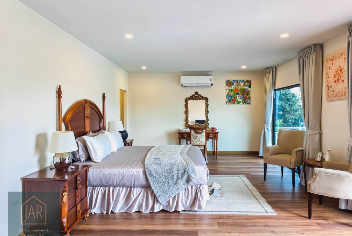 Grand Luxury Pool Villa in Hua Hin Soi 70 | Massive 4-Rai : 4 BR I 5 BA