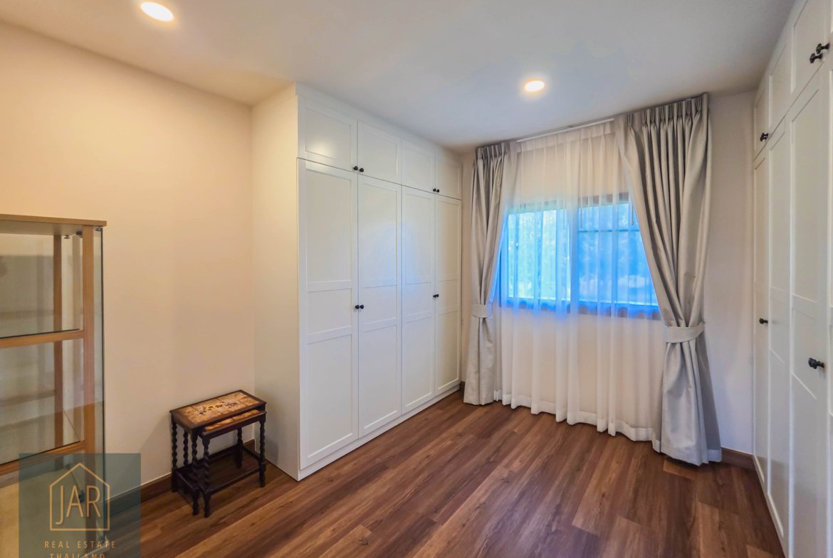Grand Luxury Pool Villa in Hua Hin Soi 70 | Massive 4-Rai : 4 BR I 5 BA