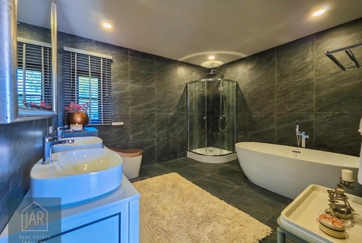 Grand Luxury Pool Villa in Hua Hin Soi 70 | Massive 4-Rai : 4 BR I 5 BA