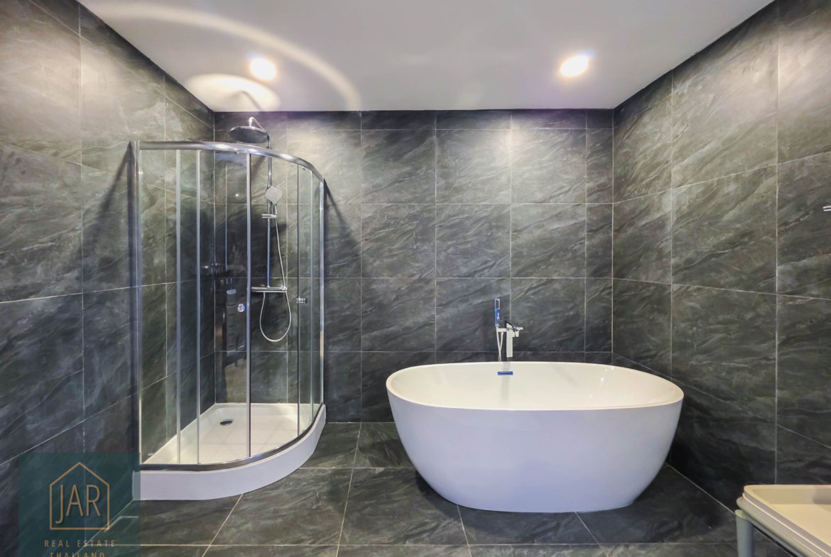 Grand Luxury Pool Villa in Hua Hin Soi 70 | Massive 4-Rai : 4 BR I 5 BA